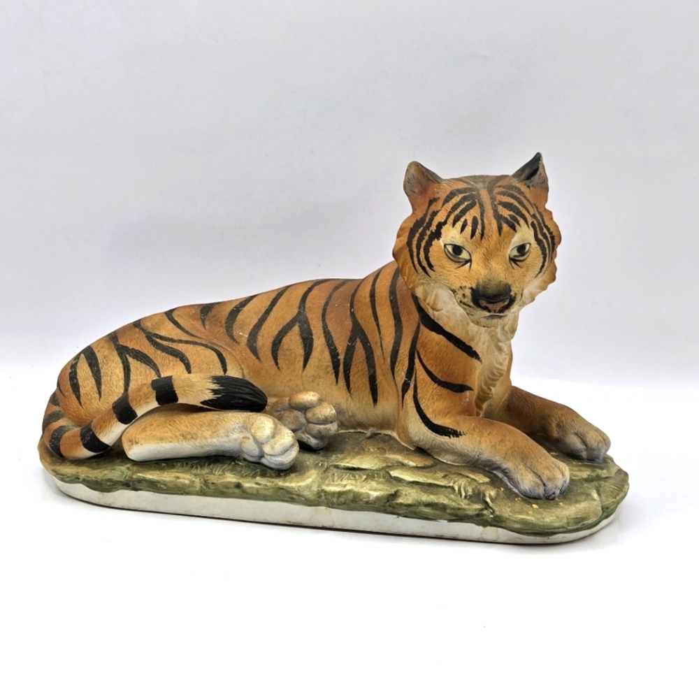 Vintage Lefton Hand Painted Tiger Figurine KW 6761 Porcelain  7" L